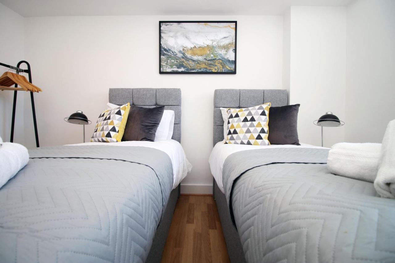 St Thomas Loft Views By Ssw - 2Br, Parking, Sleeps 4, Easy Access To City Centre, Marina, Beach And M4 Swansea Ngoại thất bức ảnh