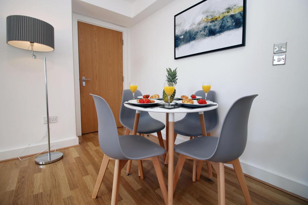 St Thomas Loft Views By Ssw - 2Br, Parking, Sleeps 4, Easy Access To City Centre, Marina, Beach And M4 Swansea Ngoại thất bức ảnh