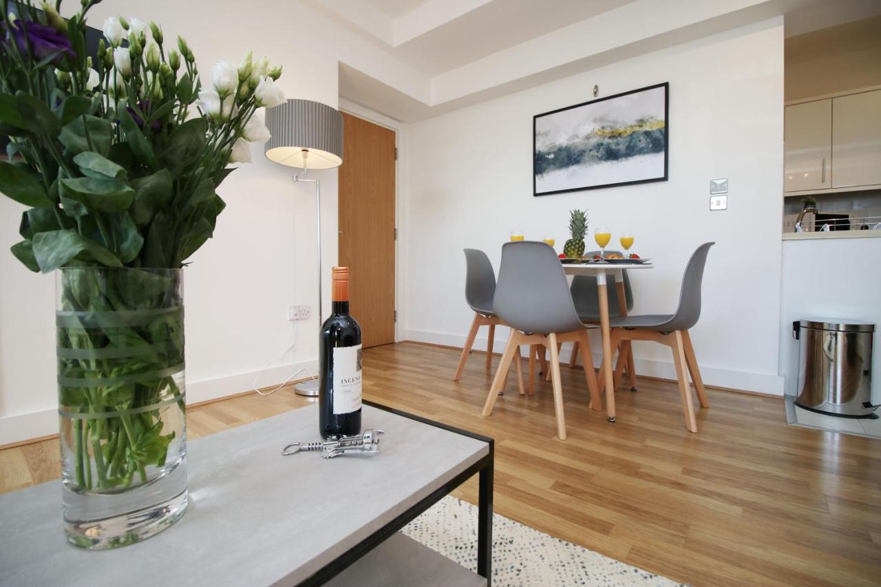 St Thomas Loft Views By Ssw - 2Br, Parking, Sleeps 4, Easy Access To City Centre, Marina, Beach And M4 Swansea Ngoại thất bức ảnh