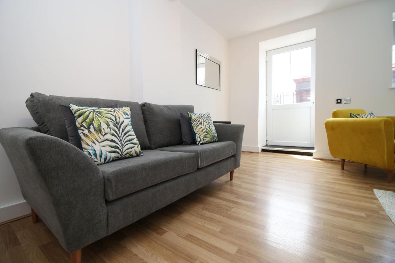 St Thomas Loft Views By Ssw - 2Br, Parking, Sleeps 4, Easy Access To City Centre, Marina, Beach And M4 Swansea Ngoại thất bức ảnh