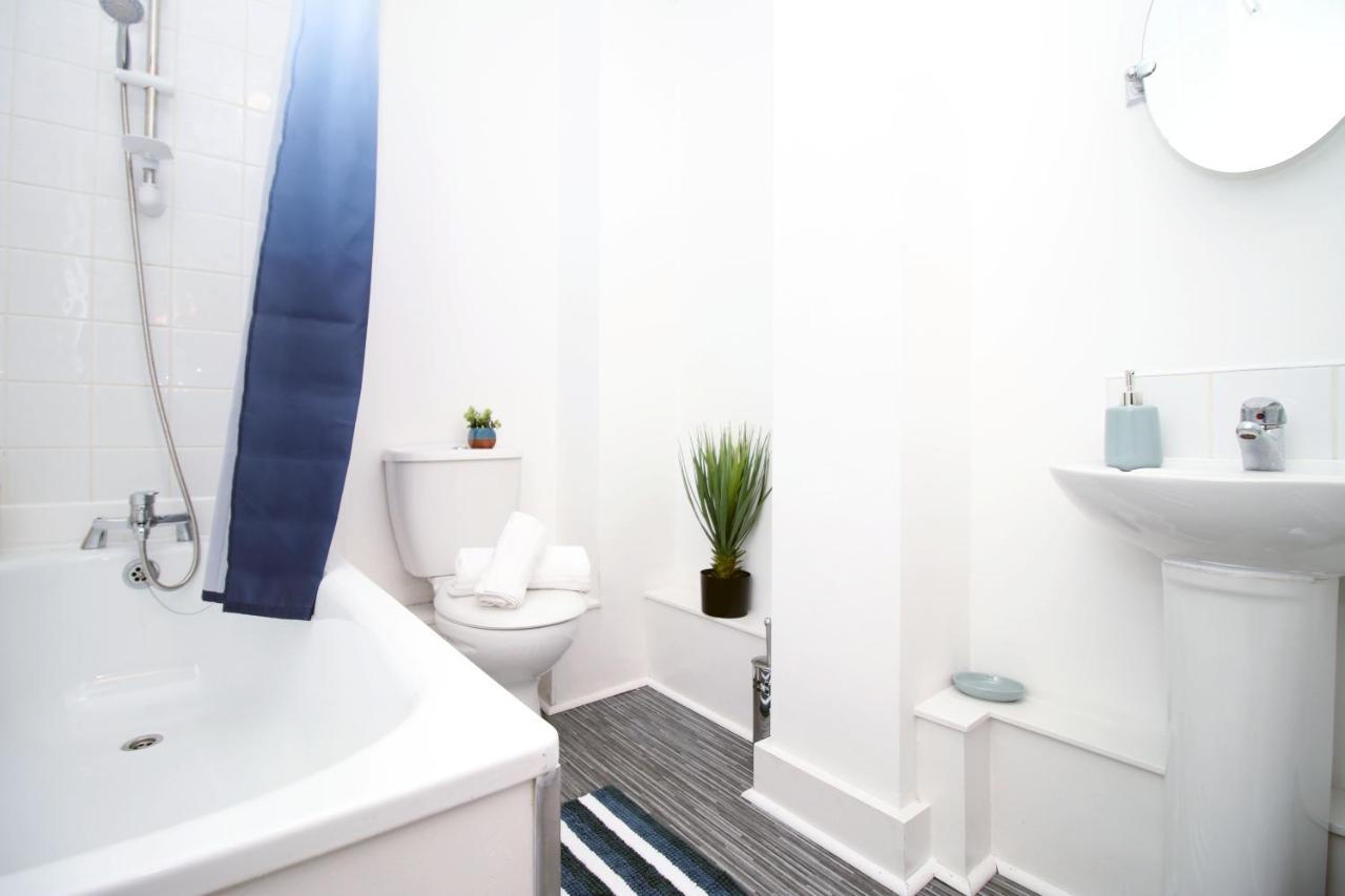 St Thomas Loft Views By Ssw - 2Br, Parking, Sleeps 4, Easy Access To City Centre, Marina, Beach And M4 Swansea Ngoại thất bức ảnh