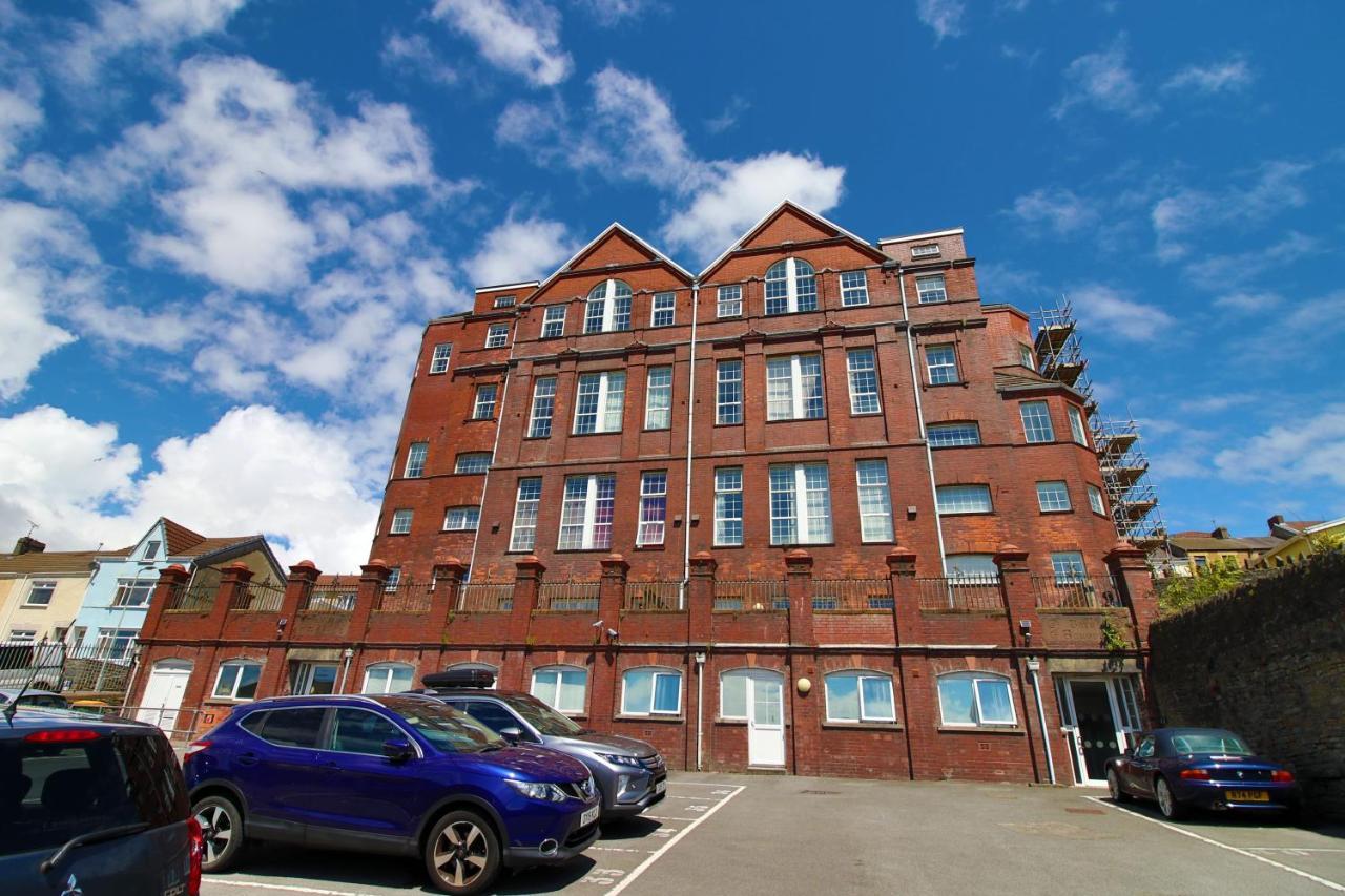 St Thomas Loft Views By Ssw - 2Br, Parking, Sleeps 4, Easy Access To City Centre, Marina, Beach And M4 Swansea Ngoại thất bức ảnh