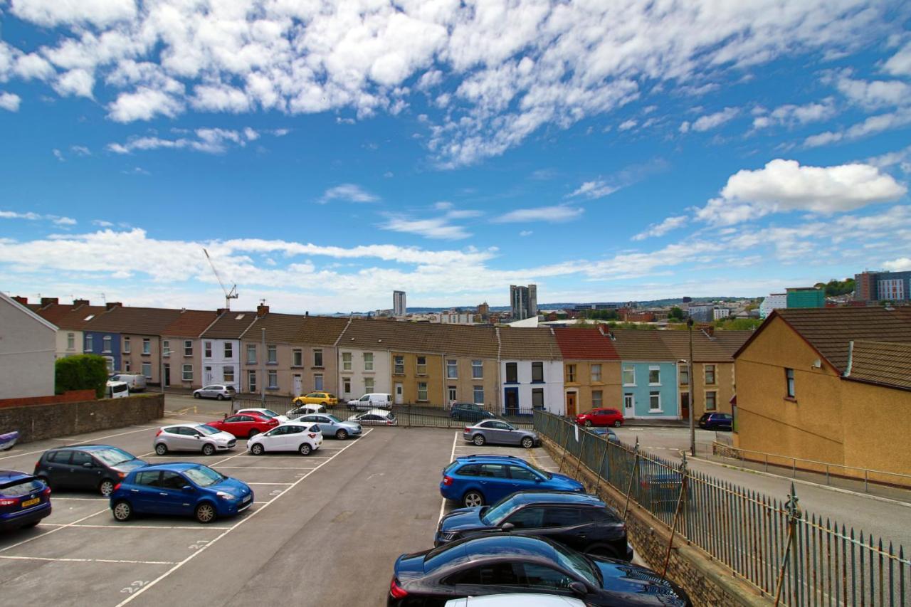 St Thomas Loft Views By Ssw - 2Br, Parking, Sleeps 4, Easy Access To City Centre, Marina, Beach And M4 Swansea Ngoại thất bức ảnh