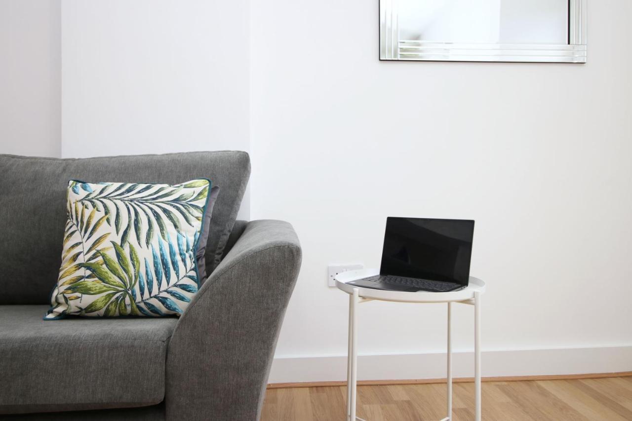 St Thomas Loft Views By Ssw - 2Br, Parking, Sleeps 4, Easy Access To City Centre, Marina, Beach And M4 Swansea Ngoại thất bức ảnh